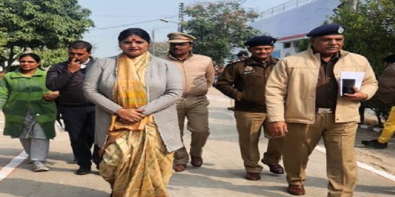 राज्य महिला आयोग की अध्यक्ष पहुंची जेल, बंदी महिलाओं का जाना हाल