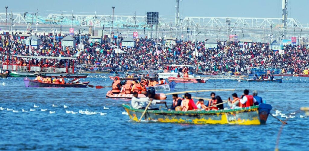 महाकुम्भ : सुबह 10 बजे तक 66.72 लाख श्रद्धालुओं ने लगाई डुबकी
