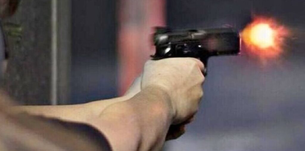 पुलिस ने मुठभेड़ में चेन लुटेरे को दबोचा, पैर में लगी गोली