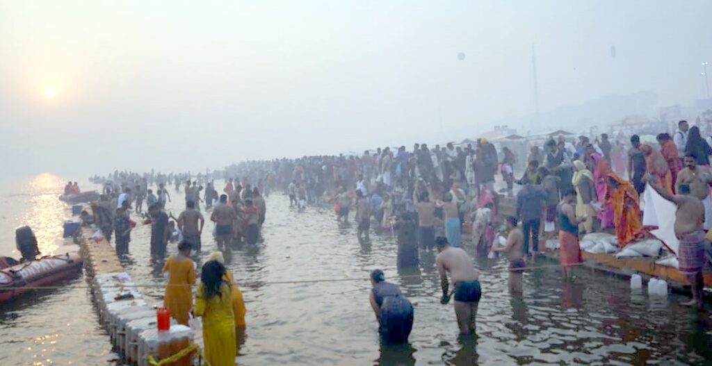 महाकुम्भ: बसंत पंचमी से पूर्व श्रद्धालुओं का रेला