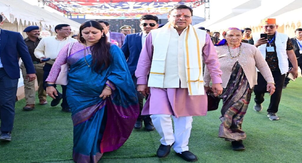 महाकुंभ पहुंचे उत्तराखंड के मुख्यमंत्री पुष्कर सिंह धामी