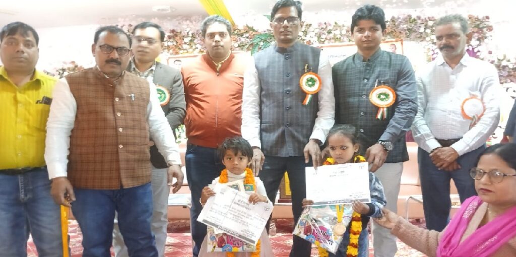 अब हमारे बेसिक विद्यालय भी किसी मान्टेसरी विद्यालय से कमजोर नहीं : प्राचार्य शिवम पांडेय