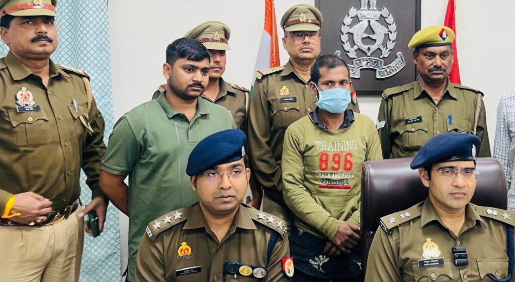 जमीन के लालच में बेटे ने की थी माता-पिता की हत्या, गिरफ्तार