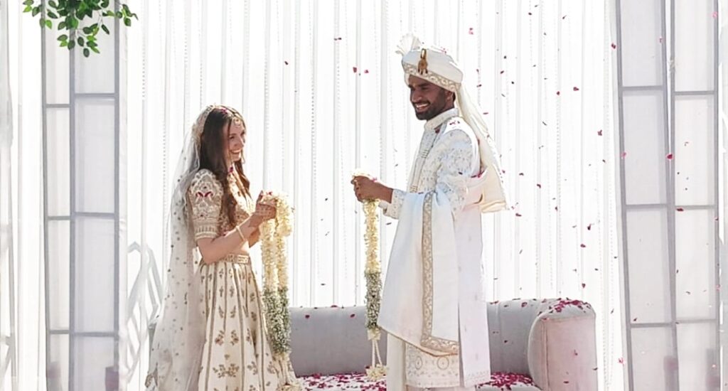 जर्मनी की जूलिया का जालौन के दीपेश पर आया दिल, लिए 7 फेरे