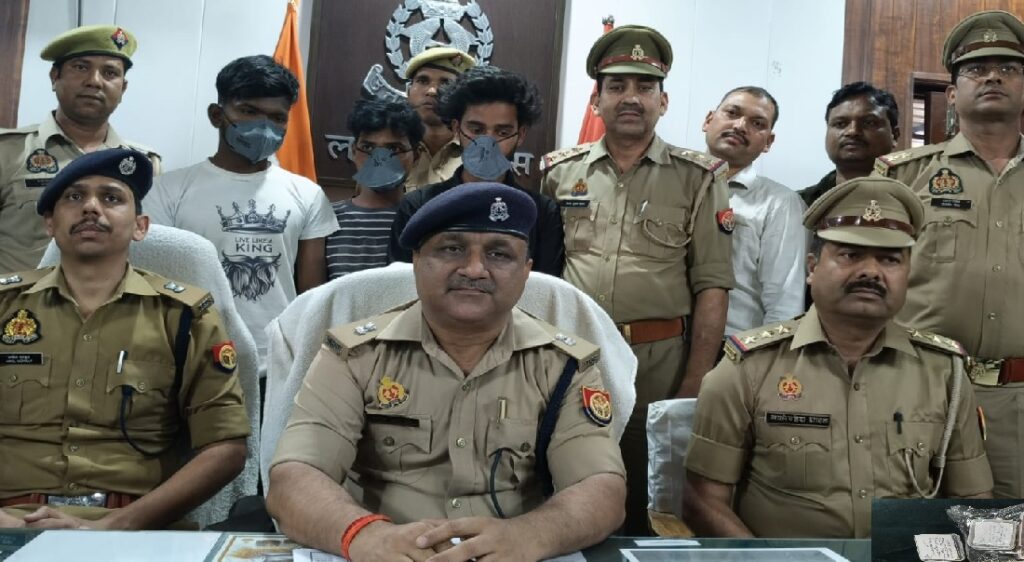 ज्वैलर्स की दुकान में चोरी का खुलासा, तीन गिरफ्तार
