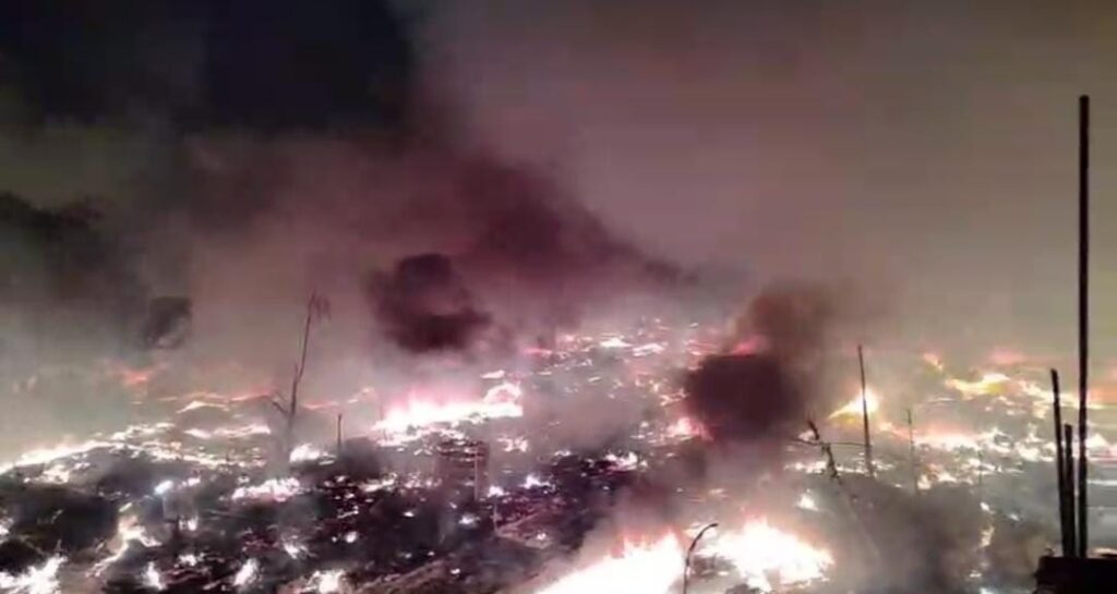 Fire Tragedy in Lucknow: ओशो नगर की झुग्गियों में भीषण आग, ढाई सौ झोपड़ियां जलकर राख