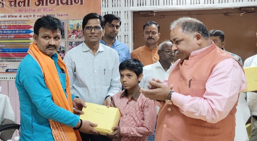 शिक्षा में प्रदेश का अग्रणी जिला बनेगा बलिया : दयाशंकर सिंह