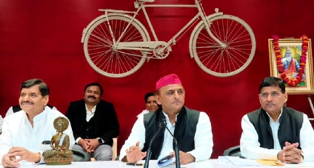 भाजपा सरकार कर रही सांप्रदायिक राजनीति : अखिलेश यादव