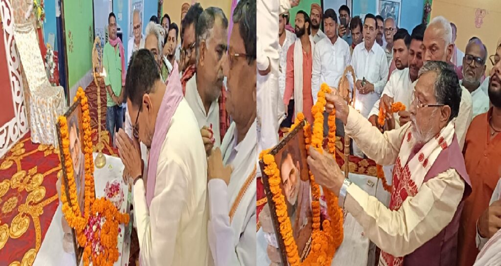 पूर्व प्रधानमंत्री चंद्रशेखर जी की जयंती सपा कार्यकर्ताओं ने धूमधाम से मनाई, गोष्ठी में गूंजे उनके विचार