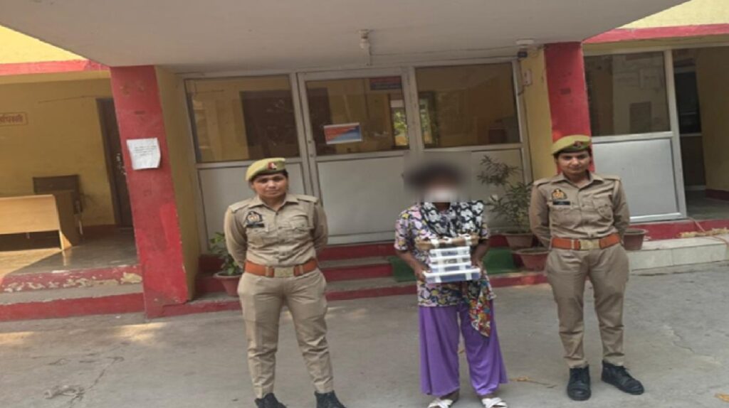 सुबह की सैर बनी आफत, घर में घुसी चोर महिला गिरफ्तार, जेवर-नकदी बरामद