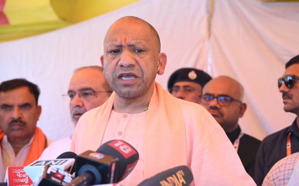 सीएम Yogi ने जनहानि और फसल क्षति का मुआवजा 24 घंटे में देने के दिये निर्देश