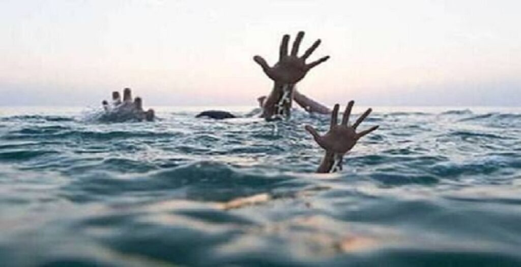 यूपी के हरदाई में नाव पलटी, एक ही परिवार के तीन बच्चों की मौत
