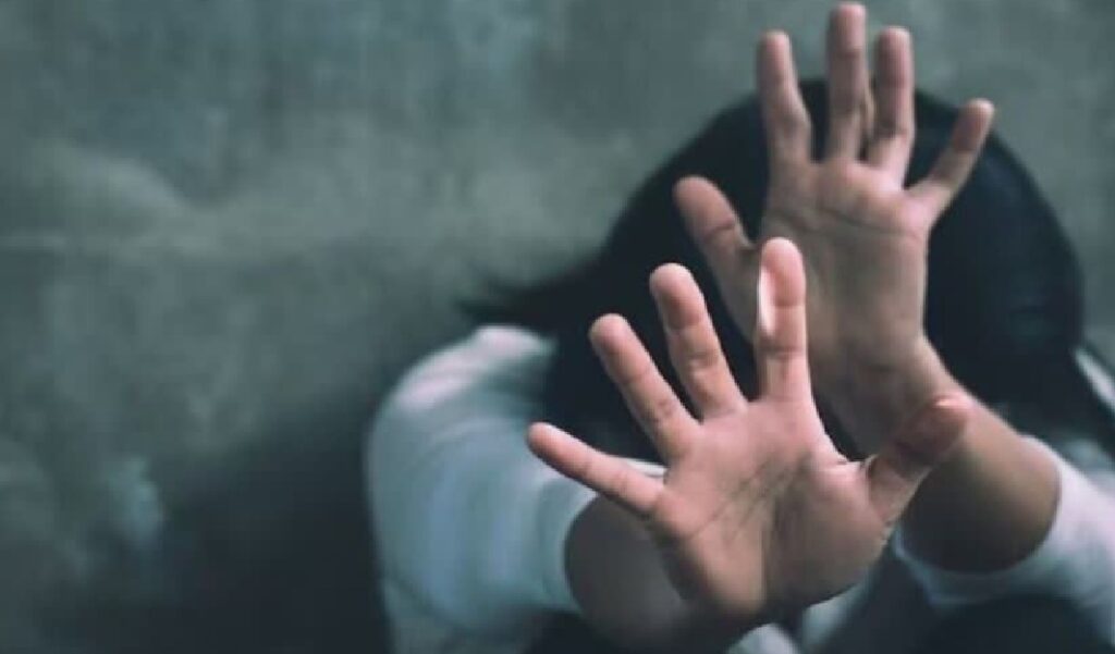 पीसीएस की तैयारी कर रही छात्रा को फेसबुक फ्रेंड ने दी दुष्कर्म की धमकी