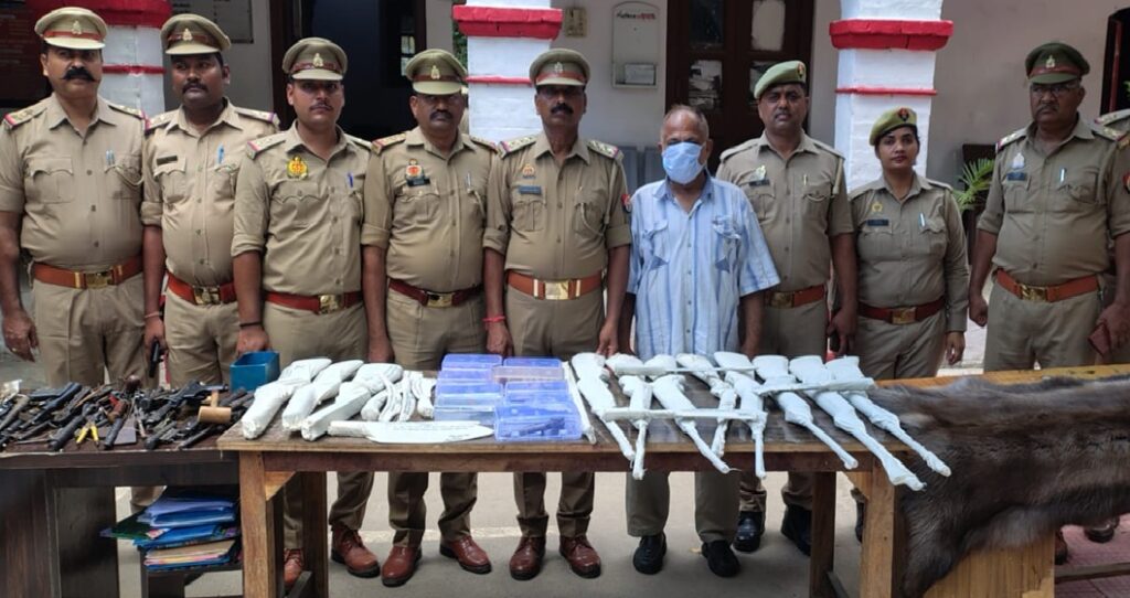 लखनऊ में अवैध असलहा फैक्ट्री का पर्दाफाश, आरोपी के POK से कनेक्शन, ATS जांच में जुटी