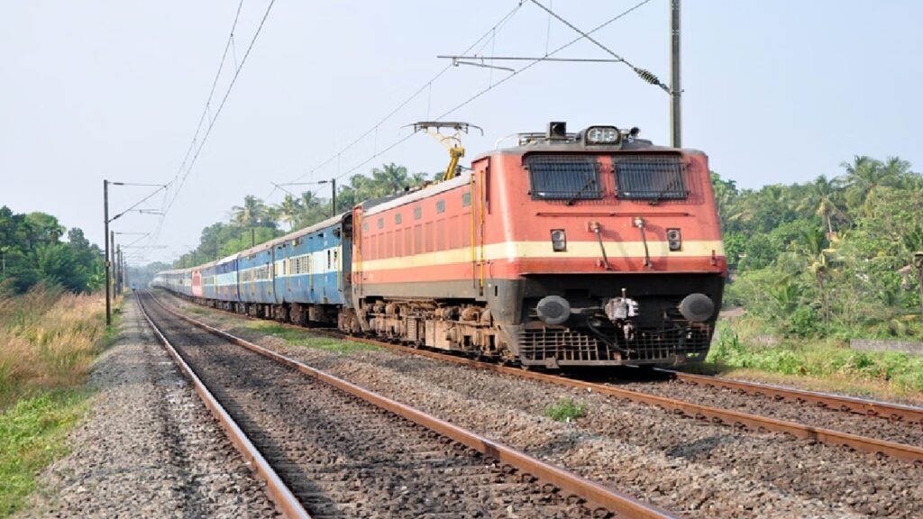 रेलवे ट्रैक पर रखा गया लोहे का टुकड़ा, हमसफर एक्सप्रेस दुर्घटना से बची