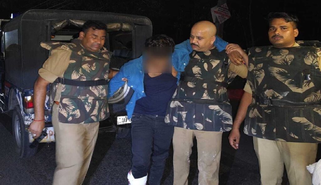 महिला से बैग लूटने वाला शातिर बदमाश पुलिस मुठभेड़ में घायल, साथी फरार