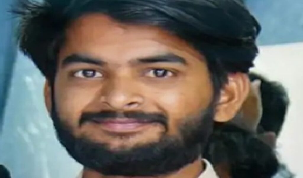बारिश के दौरान छज्जा गिरने से युवक की मौत