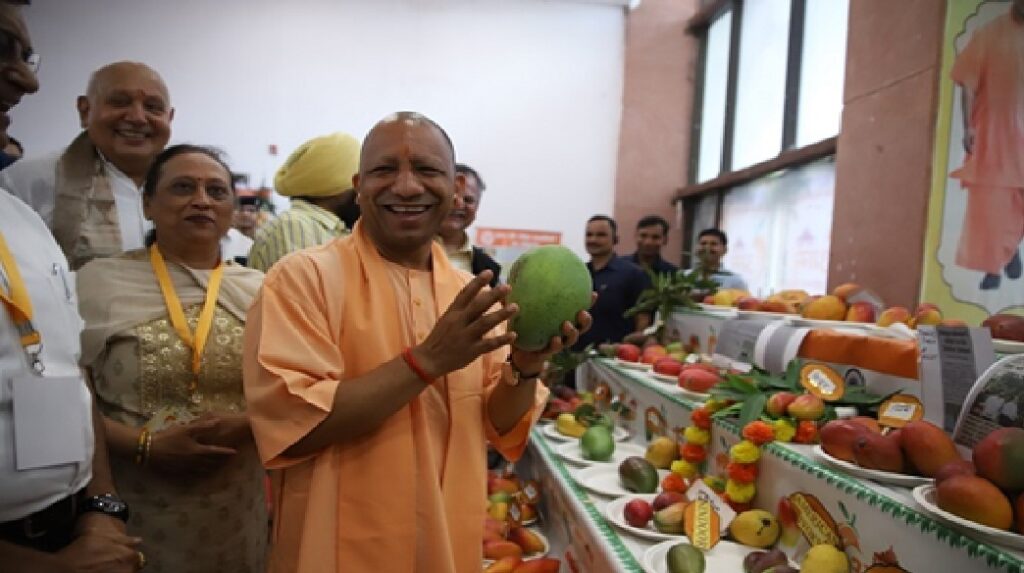 तीन दिवसीय आम महोत्सव-2025 का सीएम योगी ने किया भव्य शुभारंभ
