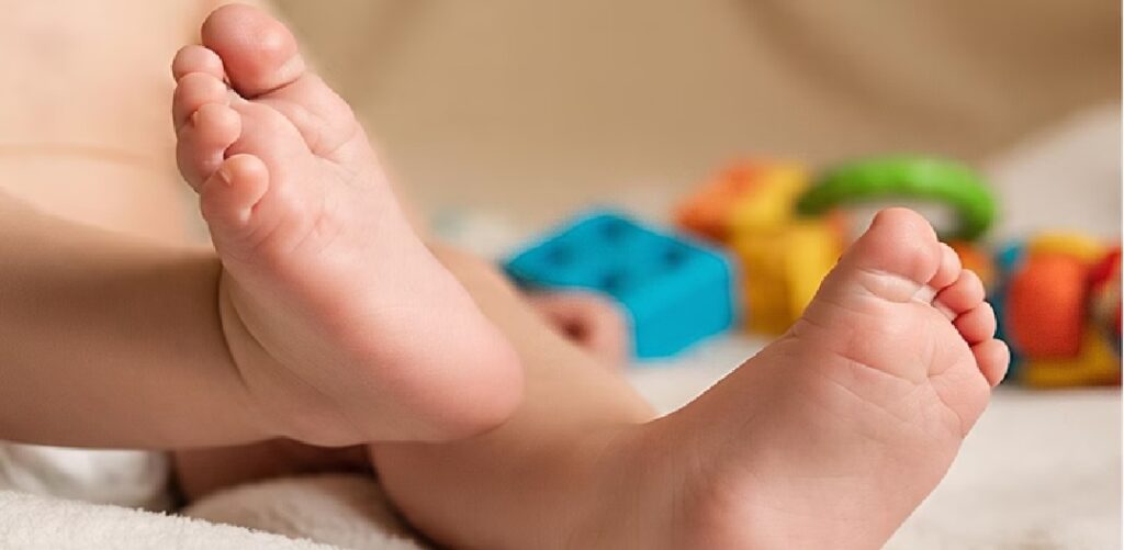 बाइक निकालते समय गिरा गेट, तीन वर्षीय बच्चे की दर्दनाक मौत