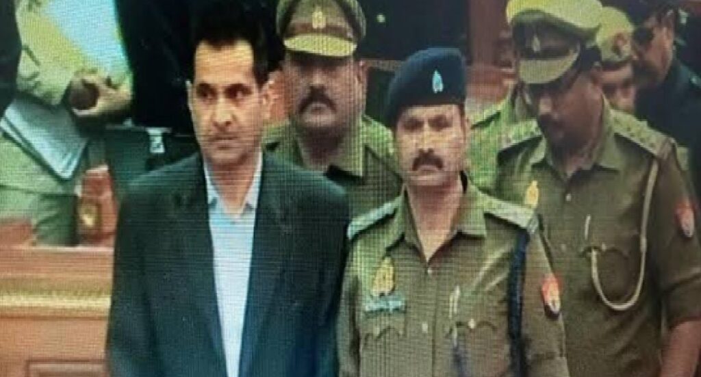 सपा नेता आजम खां के करीबी आईएएस अब्दुल समद भ्रष्टाचार के मामले में फंसे