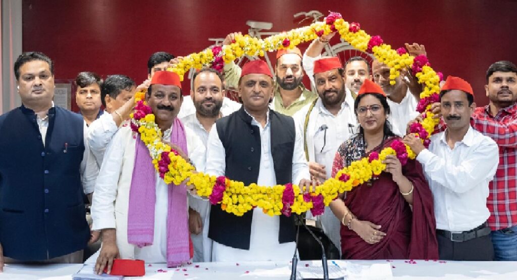 पूजा पाल की हत्या हो गई तो हमें काटनी पड़ेगी जेल : अखिलेश यादव