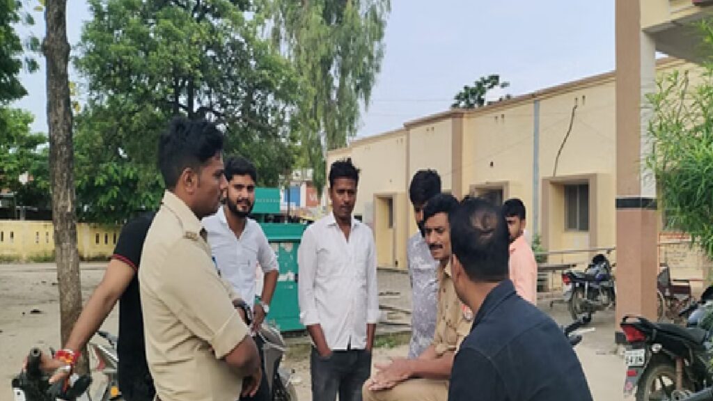 अमेठी में पत्नी का पति पर नृशंस हमला, आंख में मिर्च डालकर चाकू से वार, नाजुक अंग काटा