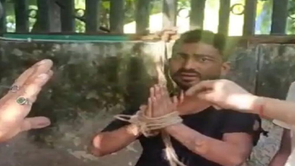डीजीपी आवास के पास चोरी, लोगों ने चोर को पकड़कर पुलिस को सौंपा