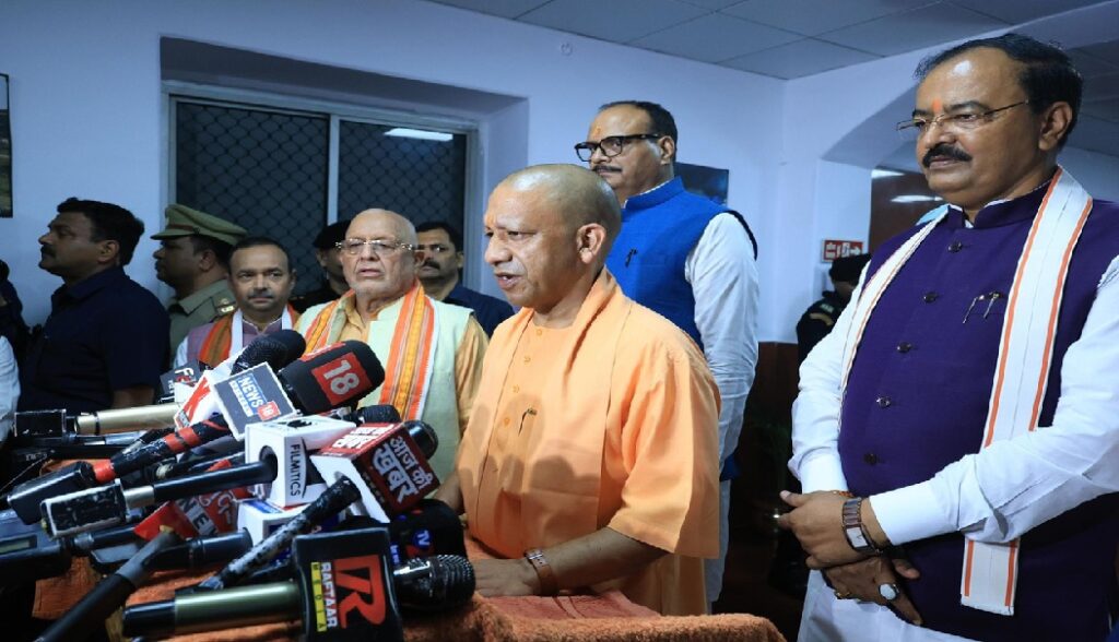 मॉनसून सत्र में जनता से जुड़े सभी प्रश्नों का जवाब देगी सरकार: सीएम योगी