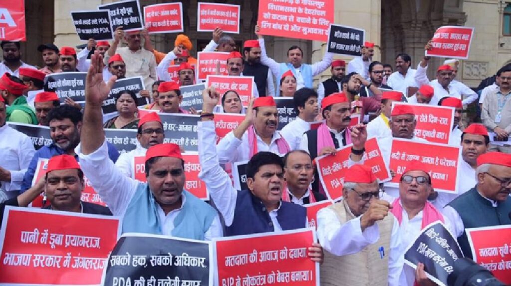 नेता विरोधी दल के गोरखपुर विरोध पर सदन में हंगामा, 15 मिनट के लिए कार्यवाही स्थगित