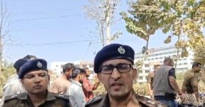 वेज बिरयानी की दुकान के फ्रिज में मिला युवक का शव, इलाके में सनसनी