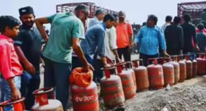 LPG बुकिंग नियमों पर अफवाहें बेबुनियाद: सरकार ने किया बड़ा खुलासा, पुरानी व्यवस्था ही जारी
