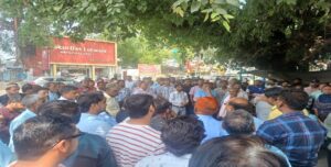 बिजली कर्मियों में उबाल: हटाए गए संविदा कर्मियों की बहाली को लेकर आंदोलन की चेतावनी