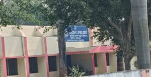 मामूली झगड़े में पति ने लाठी से पीटकर पत्नी को उतारा मौत के घाट, स्कूल परिसर में मचा हड़कंप