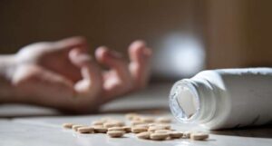 मामा की हैवानियत से टूटी जिंदगी: शादी का दबाव, धमकियां… आखिर सल्फास खाकर युवती ने दे दी जान