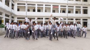 यूपी बोर्ड इंटरमीडिएट की परीक्षा में वाराणसी टॉपर बनी साक्षी, 94.40 फीसदी अंक