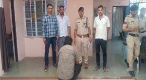 एएनटीएफ झांसी की बड़ी कार्रवाई: 1 करोड़ की स्मैक व केमिकल पाउडर के साथ तस्कर गिरफ्तार