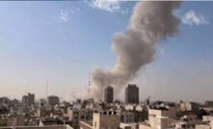 ईरान को लेकर भारत की सख्त एडवाइजरी, यात्रा टालने और तुरंत वापसी की अपील