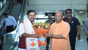 वाराणसी में सियासी हलचल तेज: भाजपा राष्ट्रीय अध्यक्ष का पहला दौरा, सीएम योगी ने किया भव्य स्वागत