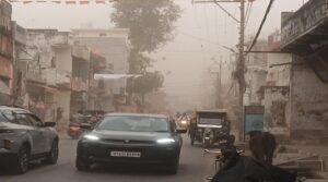 जौनपुर में बदला मौसम का मिजाज, बारिश और तेज हवाओं से किसानों की बढ़ी चिंता