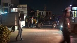 तेज रफ्तार थार ने बाइक को मारी टक्कर, महिला और मासूम बेटी की मौत, युवक गंभीर