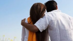 दो बच्चों की मां प्रेमी के घर पहुंची, बोली- “मेरा निकाह हो चुका है”