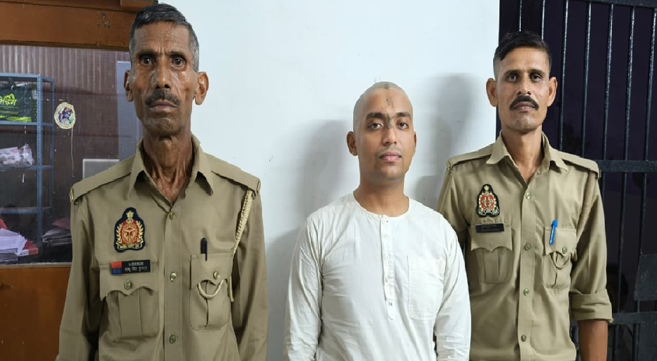 बीटेक-एमटेक युवतियों को जाल में फंसाता था ‘इंजीनियर बाबा’, भजन मंडली की आड़ में चल रहा था शोषण का खेल