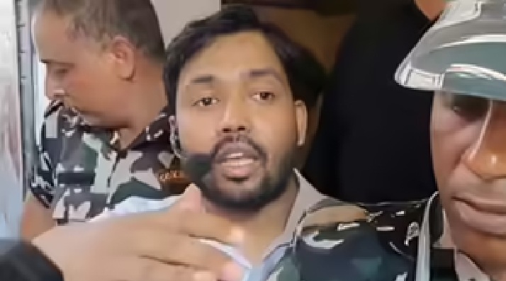 सरेंडर की अटकलों पर लगा विराम, खान सर के वकील बोले- ‘झूठी FIR में फंसाया जा रहा’