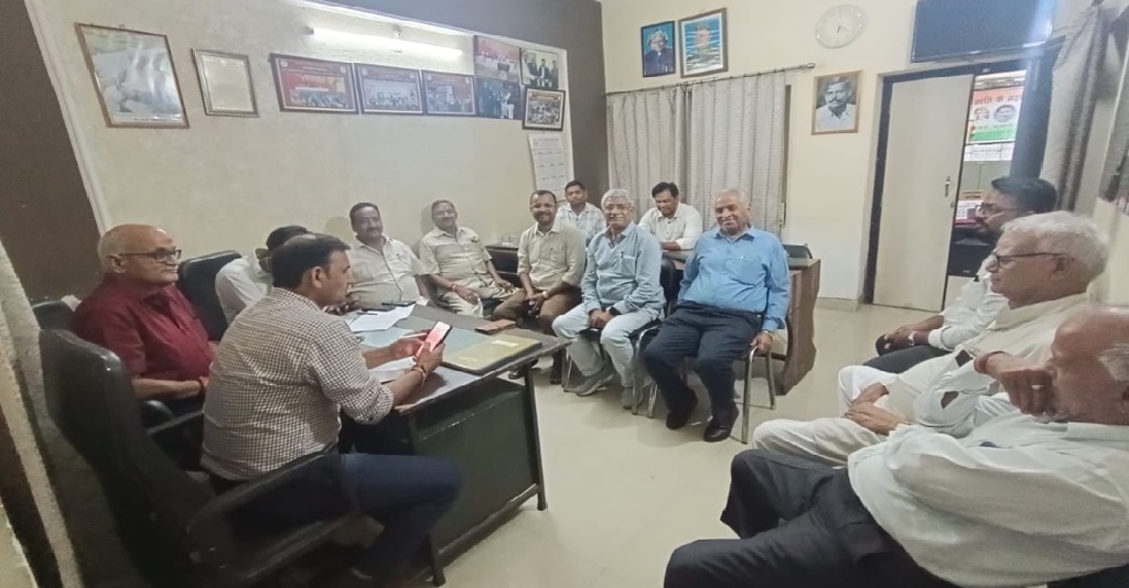 ओबरा डी एवं अनपरा ई परियोजनाओं का ज्वाइंट वेंचर तत्काल समाप्त कर उत्पादन निगम को सौंपा जाए