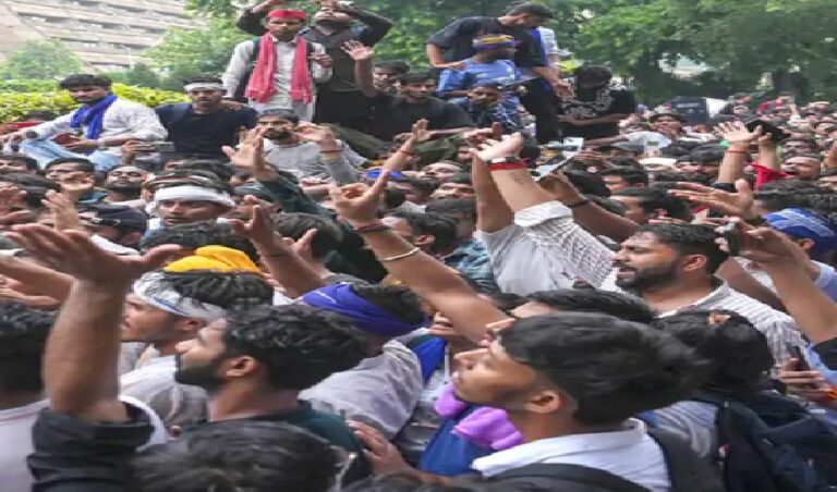 जंतर-मंतर पर भारी बवाल, सीजेपी के संसद मार्च से पहले पुलिस का एक्शन, बरसाई लाठियां