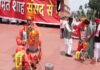 संसद में ‘दानपेटी’ के साथ विपक्ष का प्रदर्शन, पुजारी के वेश में बैठे पप्पू यादव, राम मंदिर चढ़ावा विवाद पर सरकार को घेरा