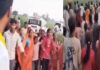 गाजीपुर में मंत्री ओमप्रकाश राजभर के काफिले के पीछे दौड़ीं महिलाएं