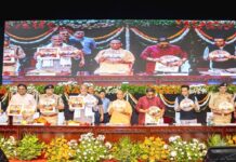 खाकी का सितारा: योगी आदित्यनाथ ने किया यूपी पुलिस के गीत का शुभारंभ, शंकर महादेवन ने दी आवाज