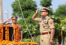 यूपी 112 मुख्यालय में धूमधाम से मनाया गया स्वतंत्रता दिवस, 701 पुलिसकर्मी प्रशस्ति पत्र से सम्मानित