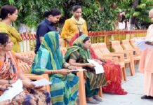 जनता दर्शन में CM योगी ने सुनीं करीब 200 लोगों की समस्याएं, अधिकारियों को दिए त्वरित निस्तारण के निर्देश